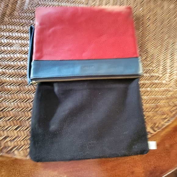 Hare + Hart Two-Tone Pebbled Leather Large Wristlet - Picture 5 of 9